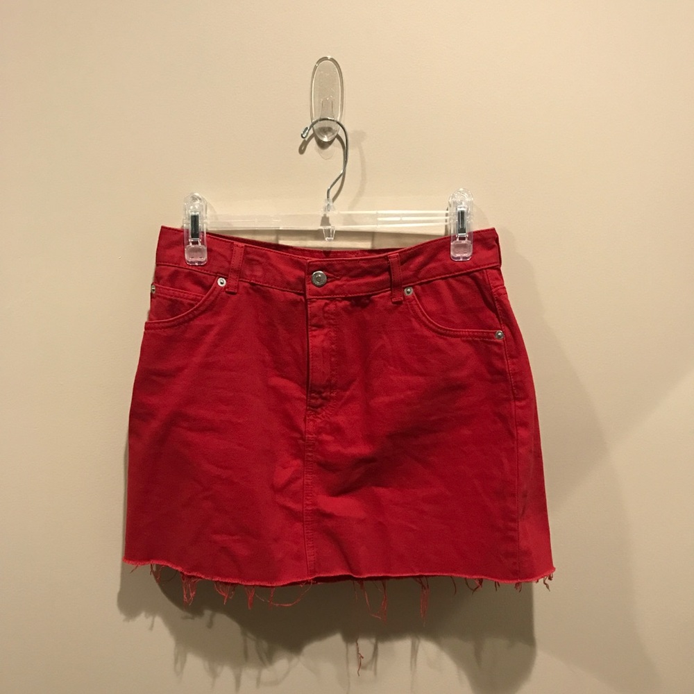 topshop red distressed denim skirt!